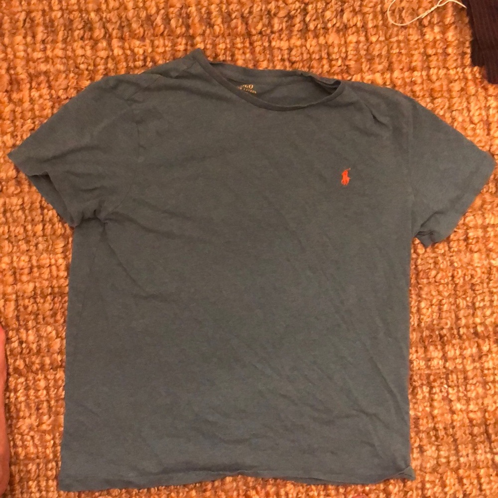 Tee